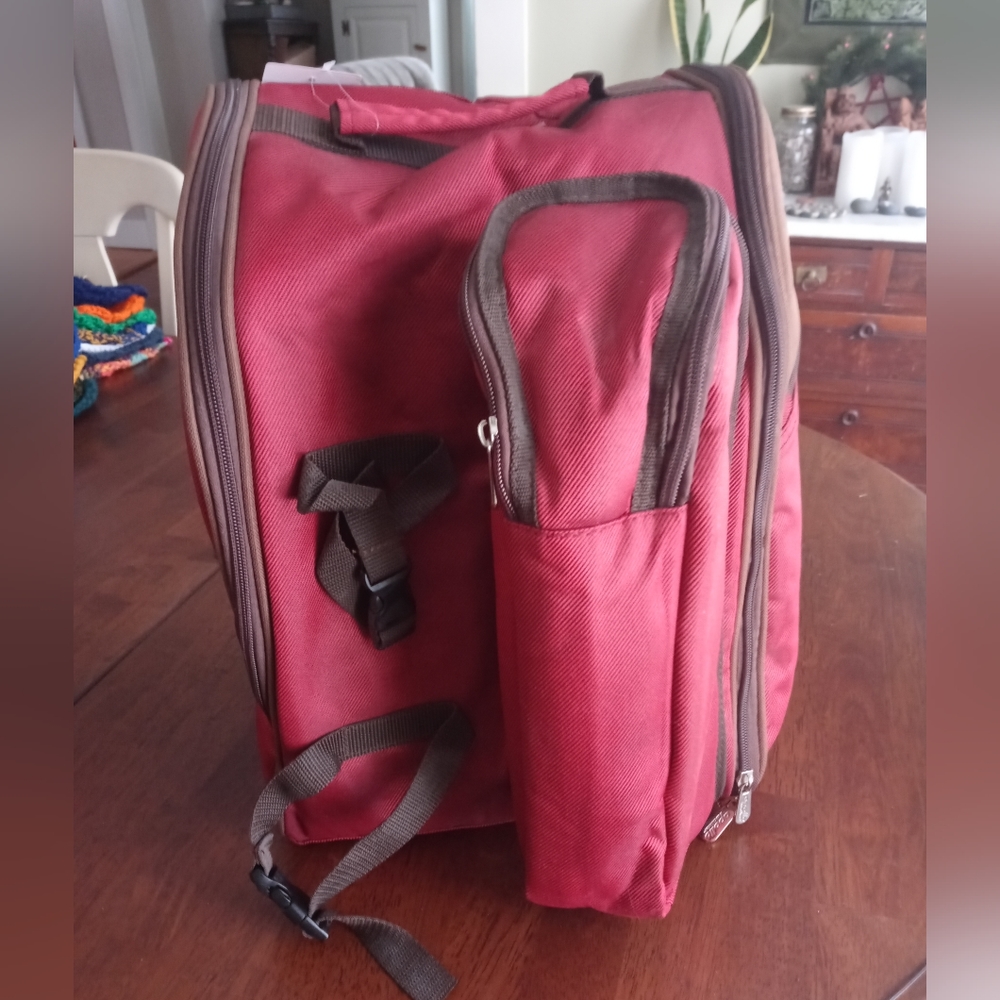 Picnic backpack (NWT)
